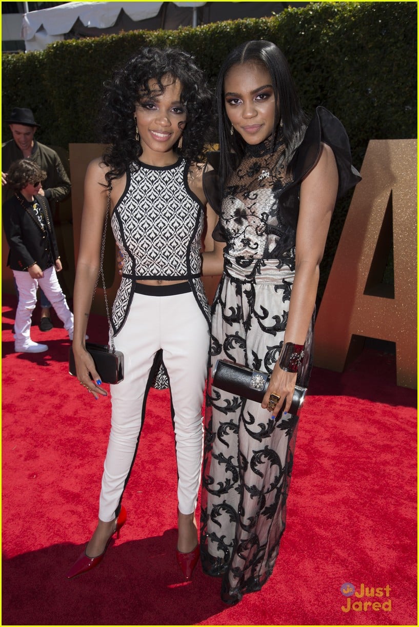 China Anne McClain & Sister Lauryn McClain Are Repping The Entire ...