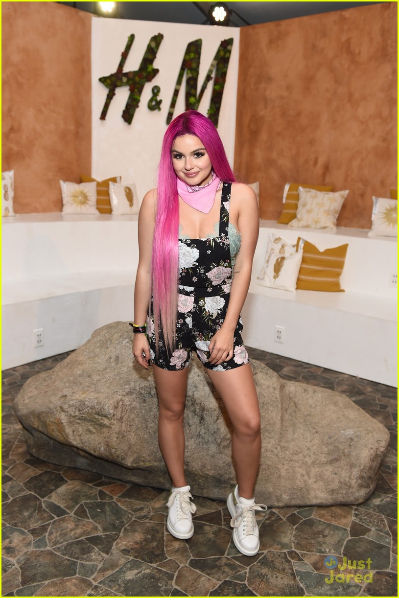 Full Sized Photo of dove cameron ariel winter yara shahidi hm coachella