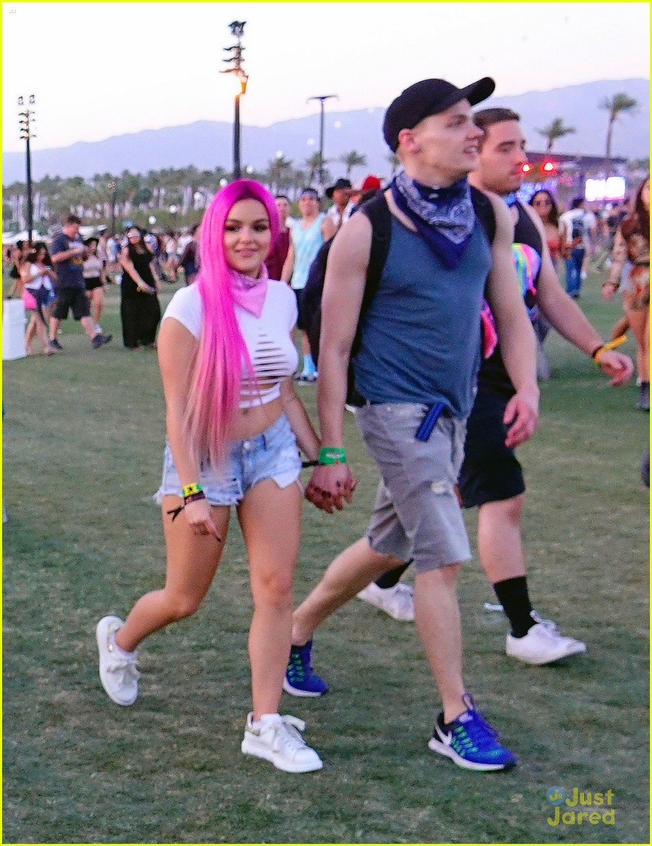 Full Sized Photo Of Dove Cameron Ariel Winter Yara Shahidi Hm Coachella 12 Dove Cameron Shares