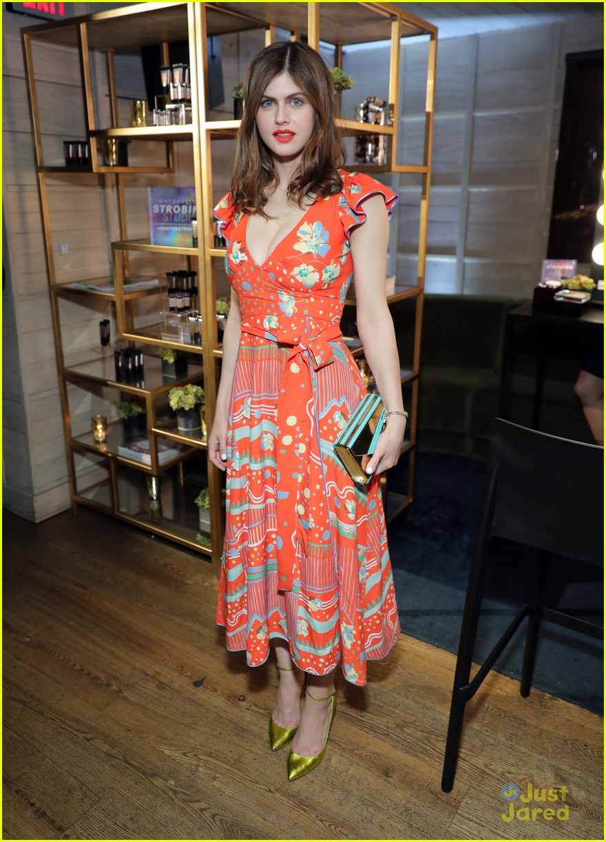 Logan Paul Falls In Love With Alexandra Daddario in YouTube Sketch