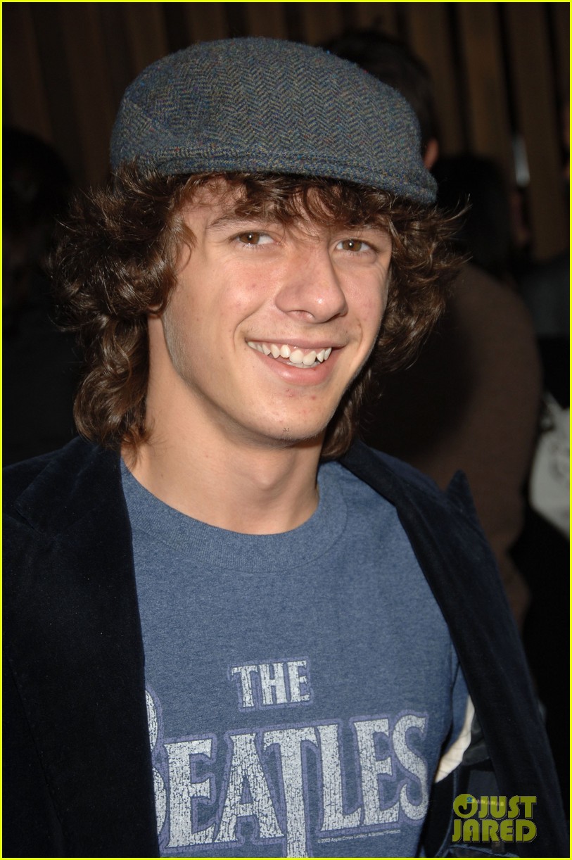 Zoey 101 Actor Matthew Underwood Saves Baby Photo 1079218 Matthew Underwood Zoey 101 Pictures Just Jared Jr