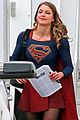 melissa benoist tyler hoechlin work on set of supergirl 03