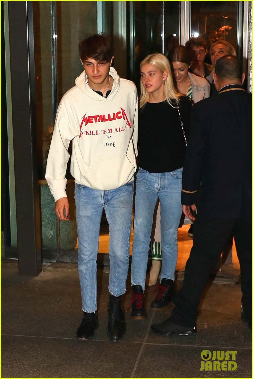 Anwar Hadid And Girlfriend Nicola Peltz Step Out In Adorable Matching Outfits Photo 1081212 7055