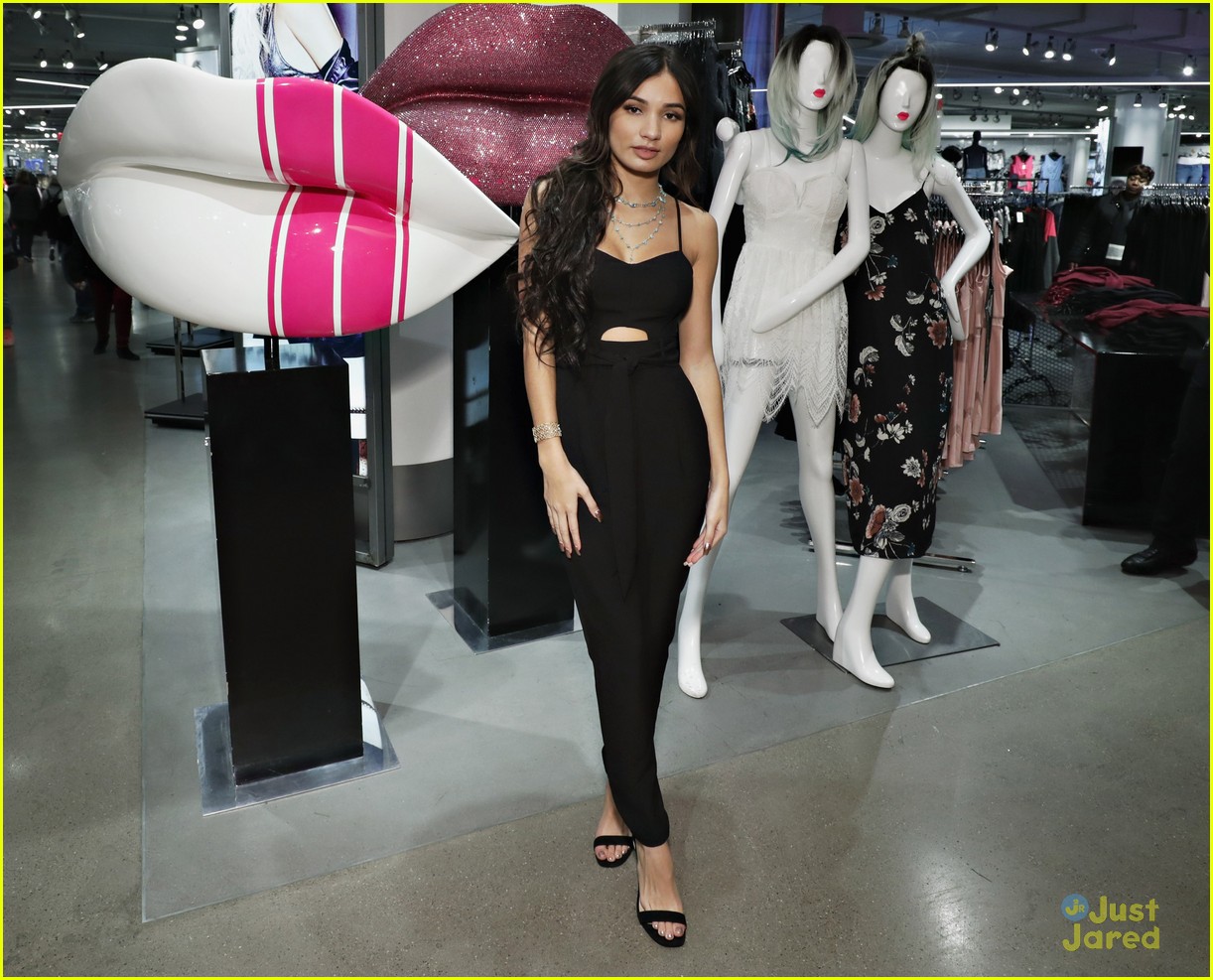Full Sized Photo Of Pia Mia Dark Hair Material Girl Event 23 Pia Mia Shows Off New Brunette