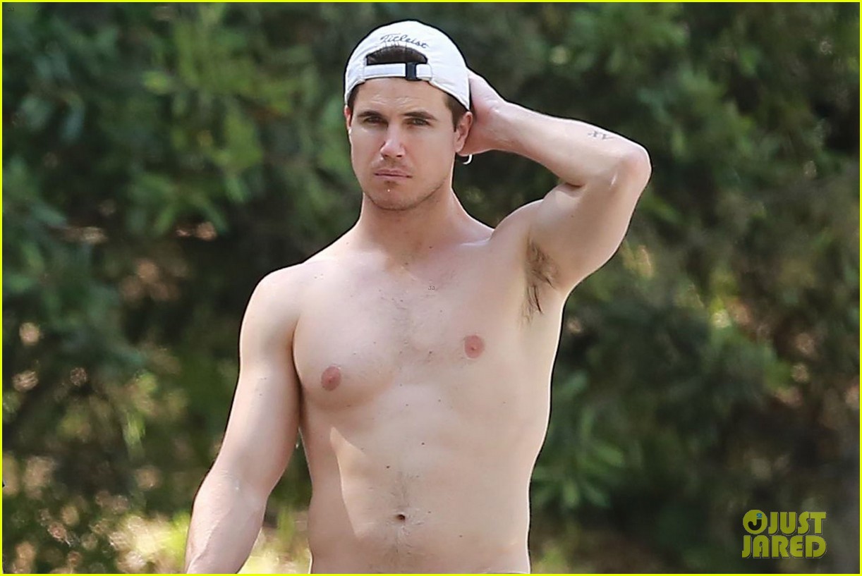 Robbie Amell Shows Off His Abs on Afternoon Hike.