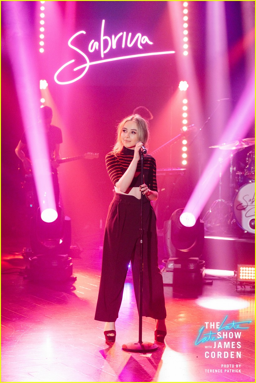 Sabrina Carpenter Performs 'Thumbs' on 'The Late Late Show' (Video