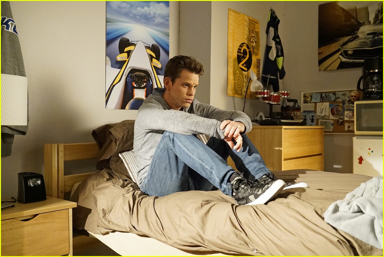 Bay Helps Travis As He Meets His Birth Mom On 'Switched at Birth