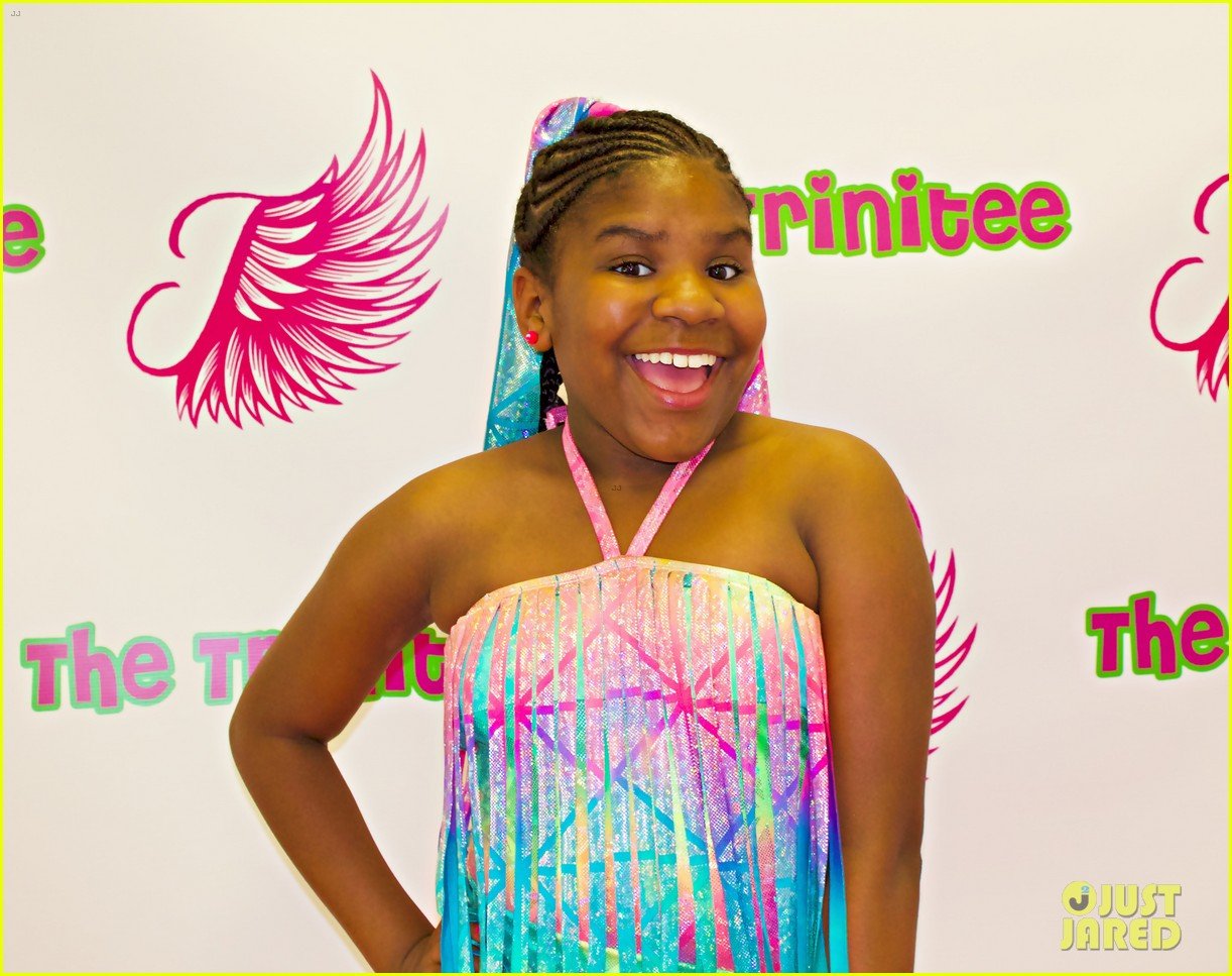 Full Sized Photo of exclusive inside trinitee stokes birthday party 16