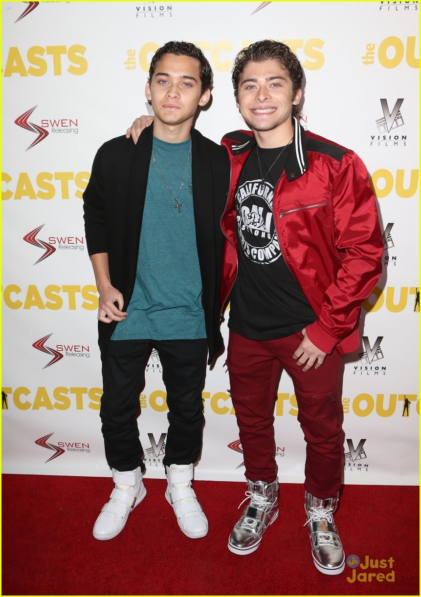 Full Sized Photo Of Victoria Justice Avan Jogia Outcasts Premiere With Cast 33 Victoria Justice Avan Jogia Premiere Their New Film The Outcasts In La Just Jared Jr