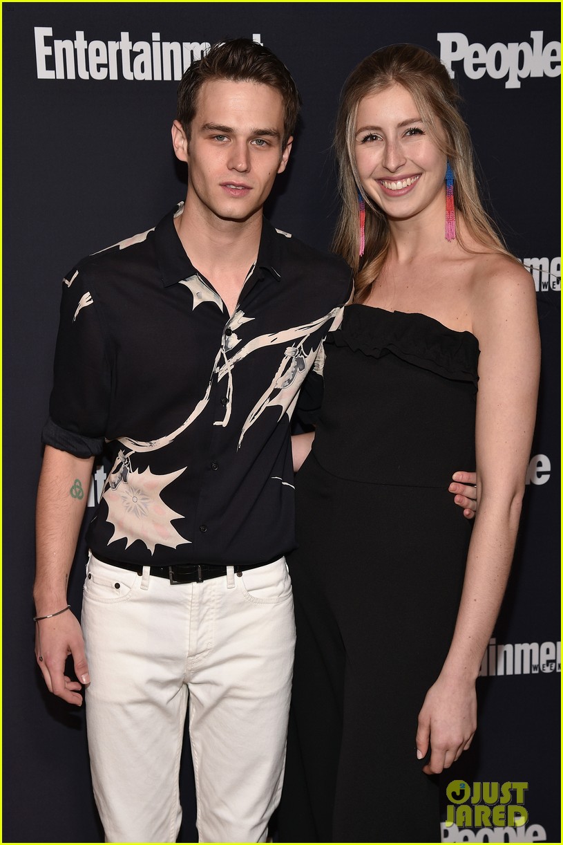 13 reasons why riverdale ew people upfronts party 02