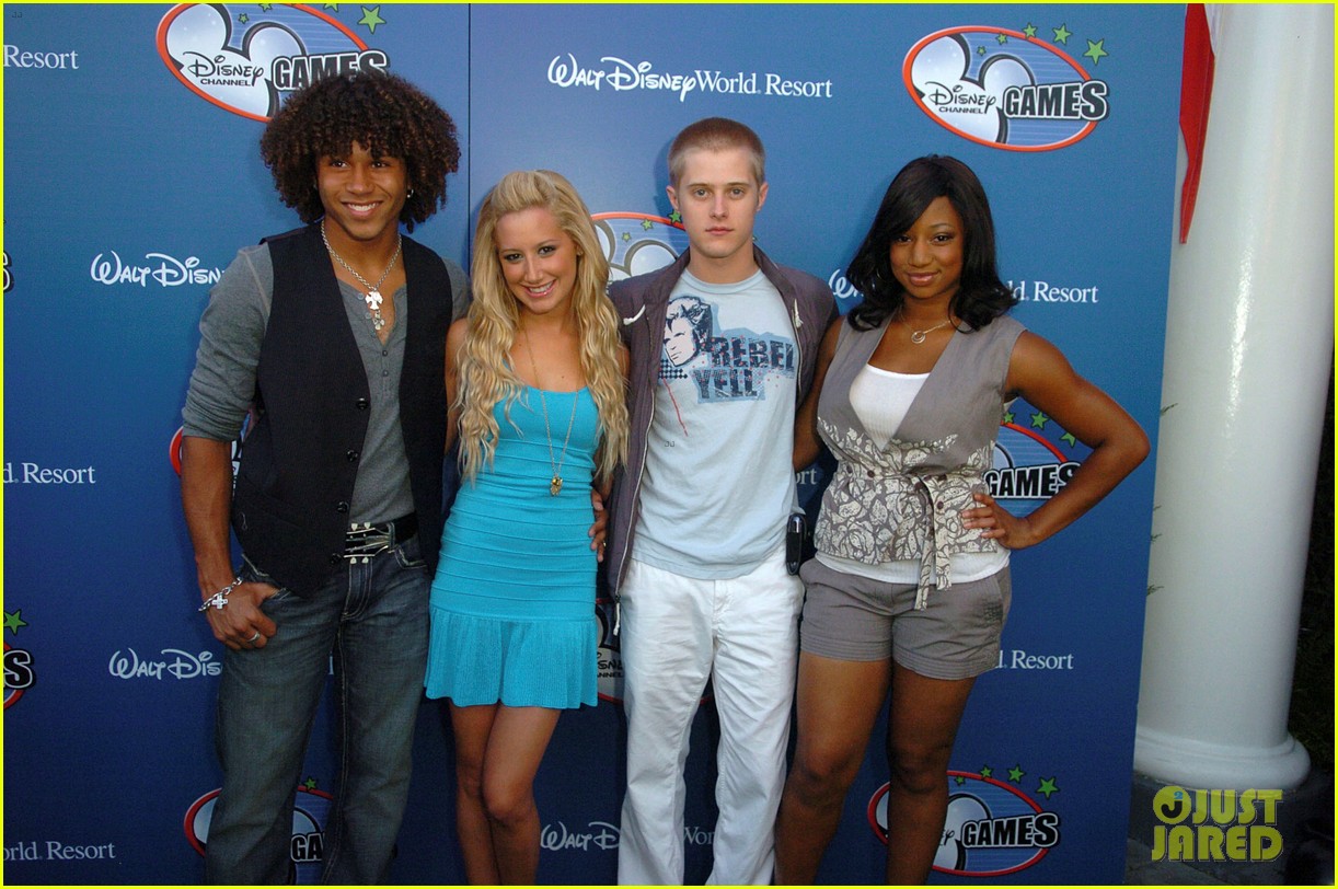 ashley tisdale lucas grabeel hated each other during high school musical days 01