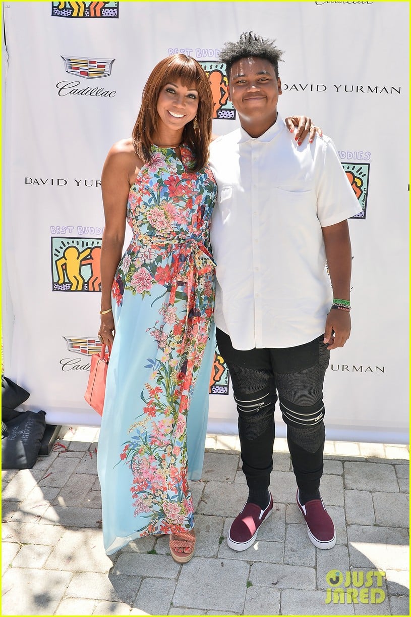 cindy crawford kaia gerber host best buddies mothers day luncheon 10