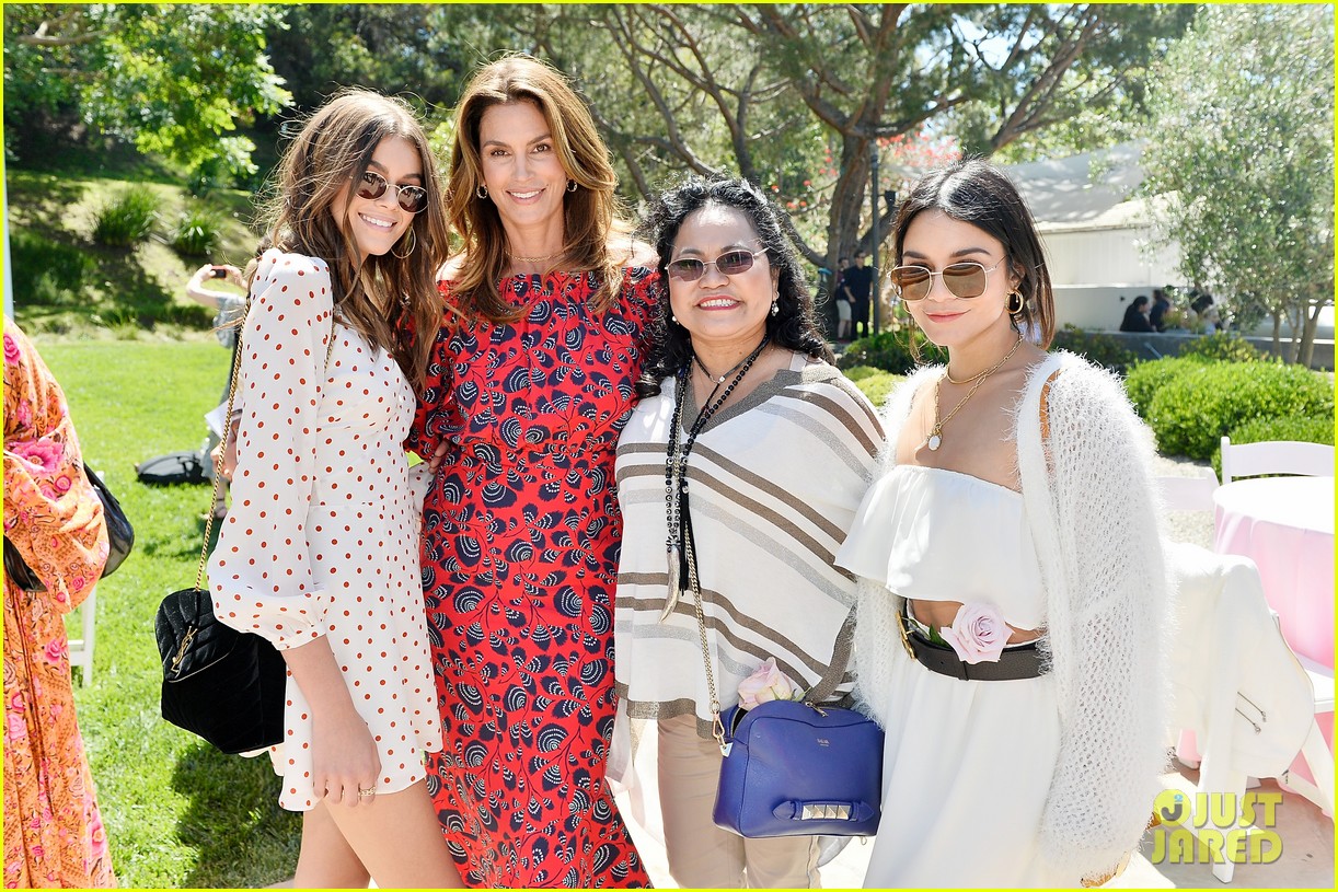 cindy crawford kaia gerber host best buddies mothers day luncheon 14