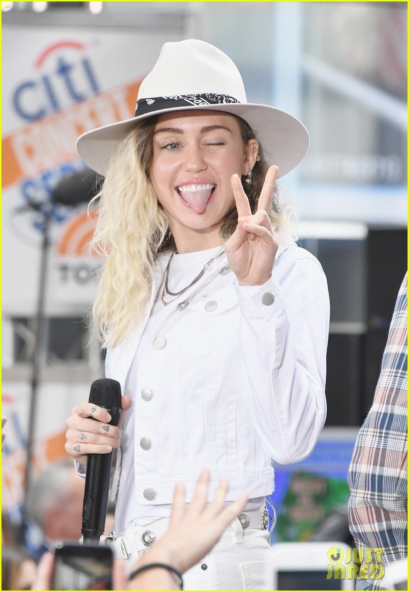 Miley Cyrus Sings Inspired Live For First Time Video Photo