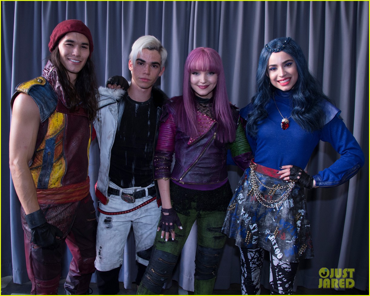 EXCLUSIVE: ‘Descendants 2’ Director Kenny Ortega Calls Cast ‘The