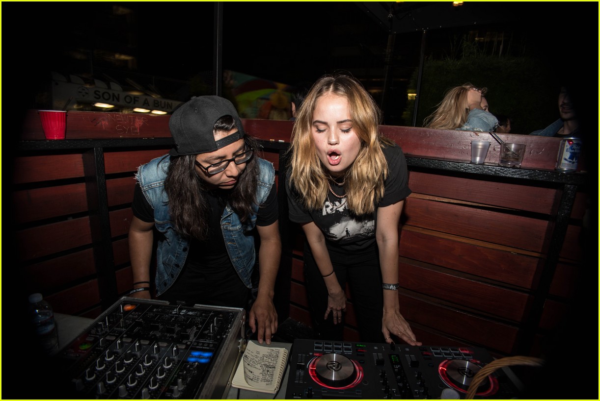 Full Sized Photo Of Debby Ryan Emo Nite Dance Party 06 Debby Ryan Rocks Out At Emo Nite In Los 