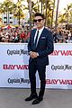 zac efron suits up for the baywatch premiere in miami05