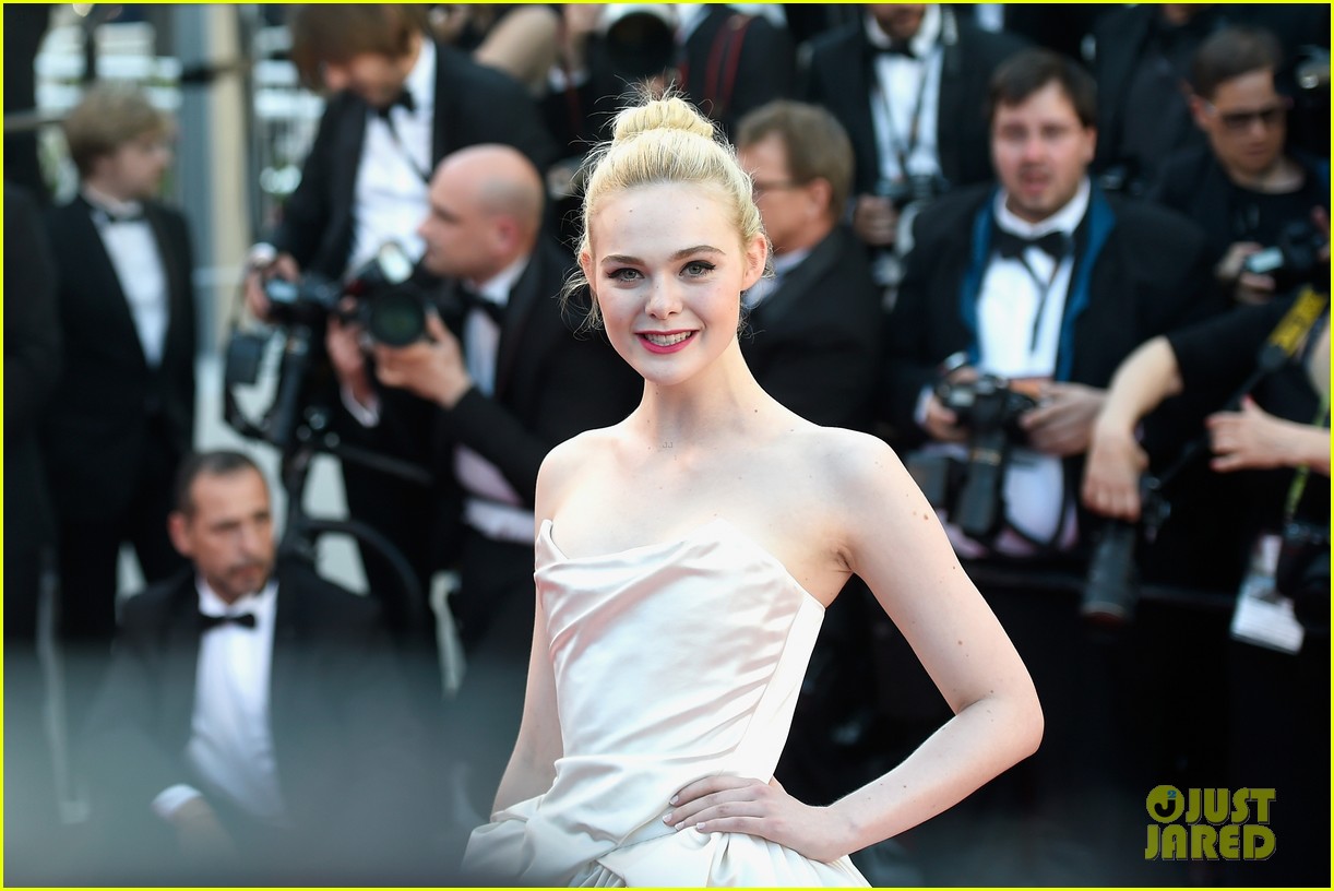 Elle Fanning Shows Off Details Of Vivienne Westwood Gown At Cannes Photo Photo