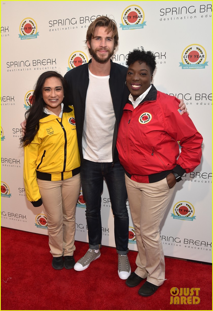 full-sized-photo-of-liam-hemsworth-joey-king-step-out-at-annual-city
