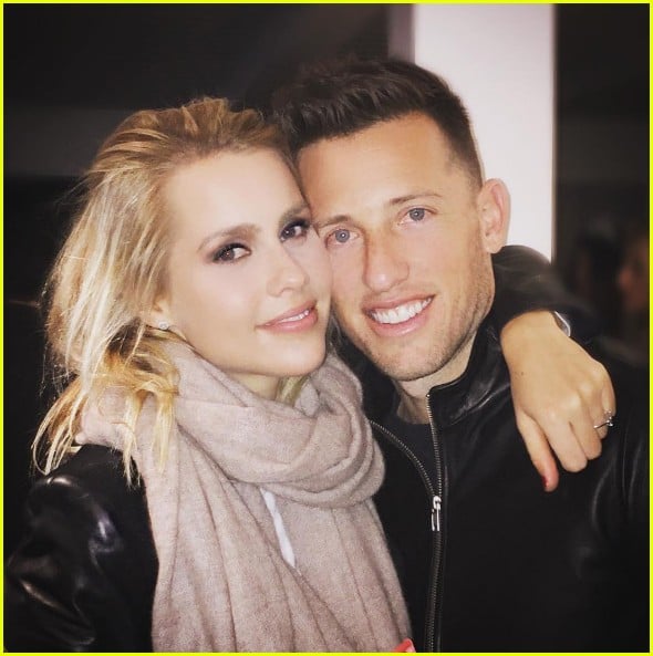 Claire Holt's Husband Files for Divorce One Day Before Anniversary(00)