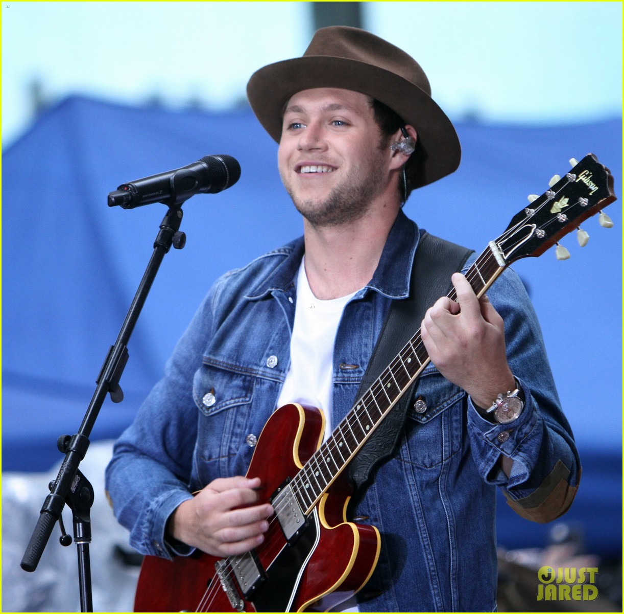 Niall Horan Goes Solo for 'Today Show' Concert Watch Now! Photo