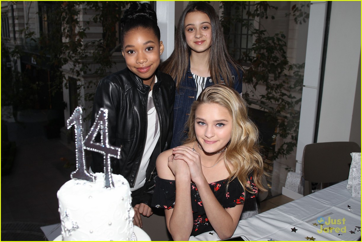 Lizzy Greene Hosts Sparkly 14th Birthday Party with BFFs | Photo