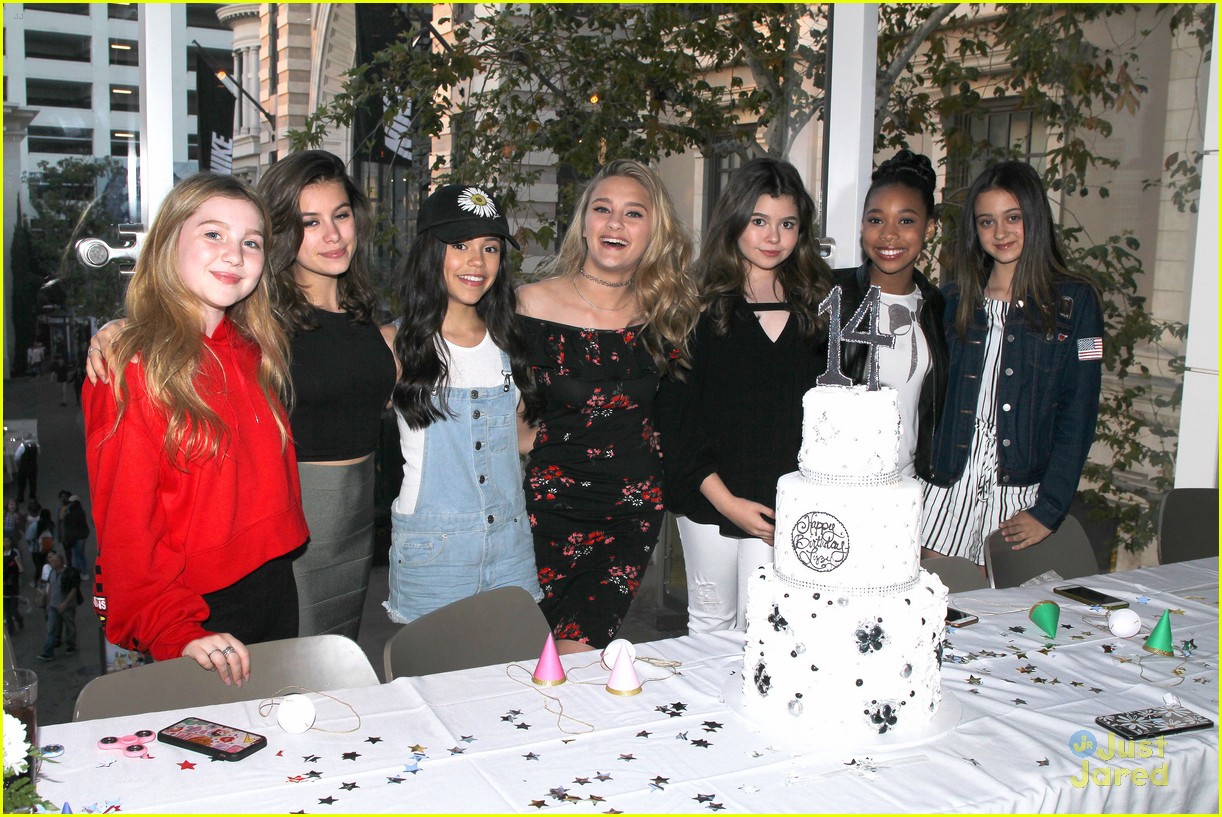 Lizzy Greene Hosts Sparkly 14th Birthday Party with BFFs | Photo