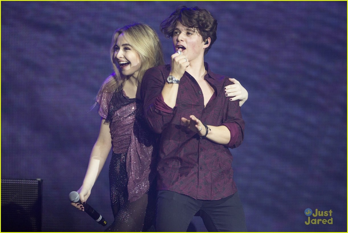 Sabrina Carpenter Experienced A First While on Tour With The Vamps ...