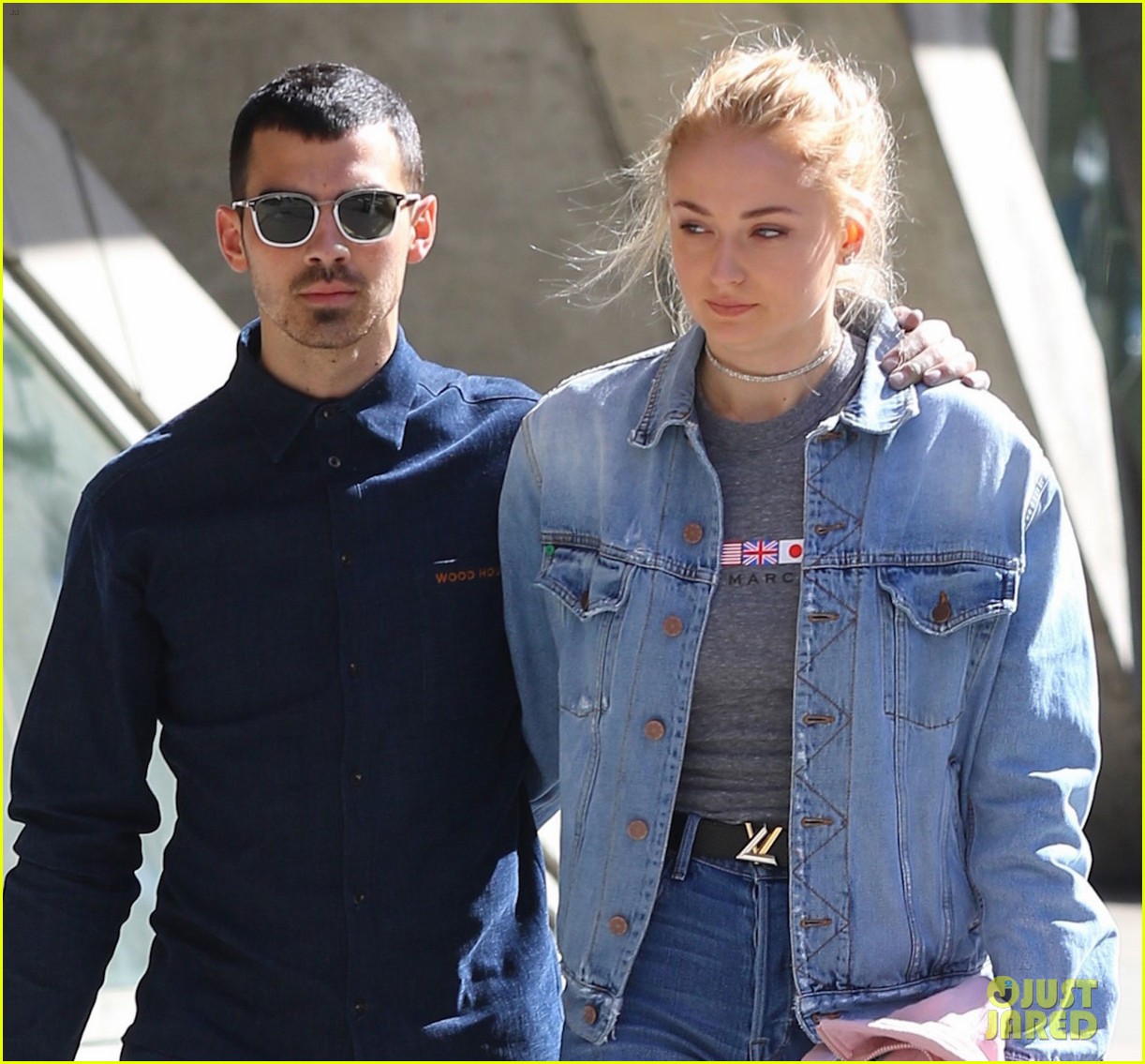 Sophie Turner & Joe Jonas Kiss Over Lunch in NYC | Photo 1085628 ...