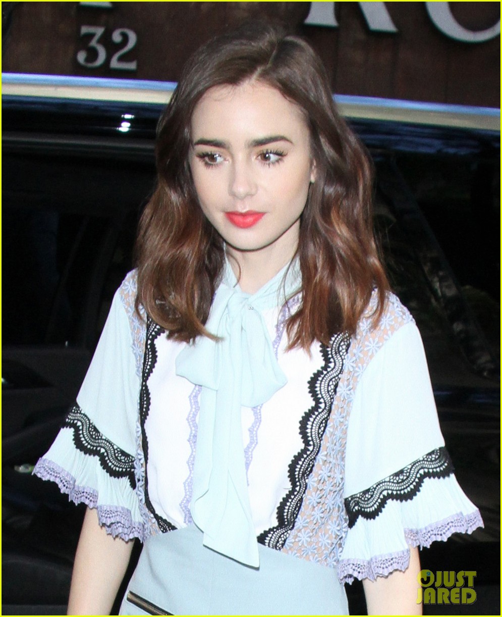Lily Collins Says Revisiting Her Real-Life Eating Disorder in 'To The ...
