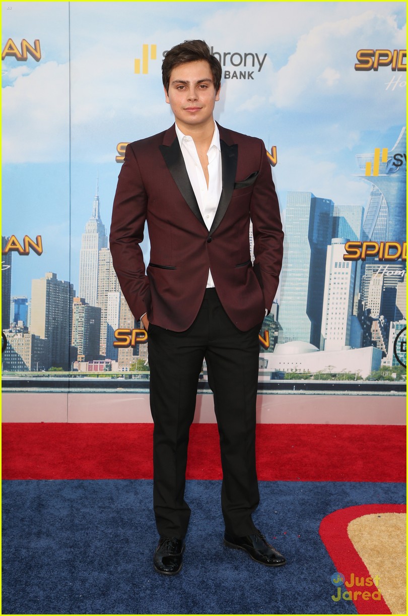 Drake Bell Joins Fellow Spider-Man Tom Holland at 'Spider-Man: Homecoming'  Premiere: Photo 1097135 | Cameron Monaghan, Drake Bell, Ian Harding, Jake  T. Austin, Tom Holland Pictures | Just Jared Jr.