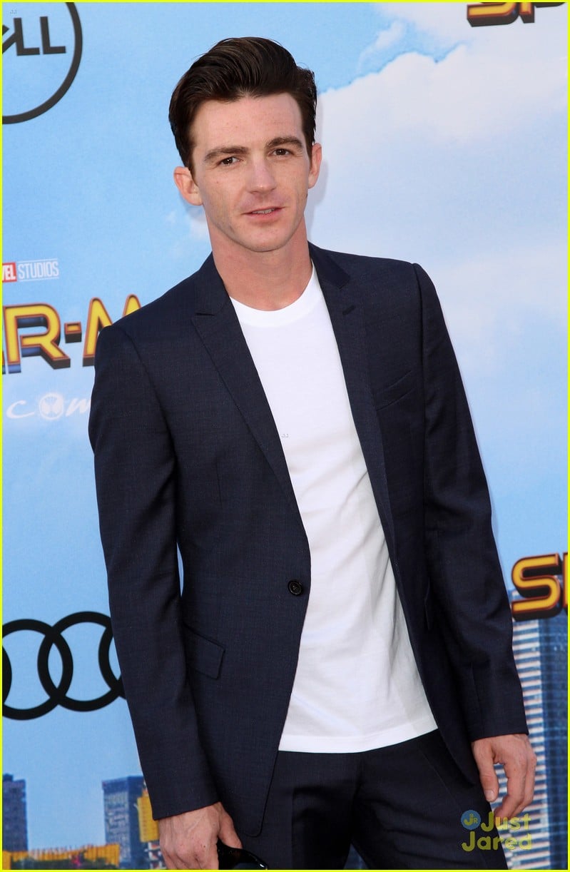 Drake Bell Joins Fellow Spider-Man Tom Holland at 'Spider-Man ...