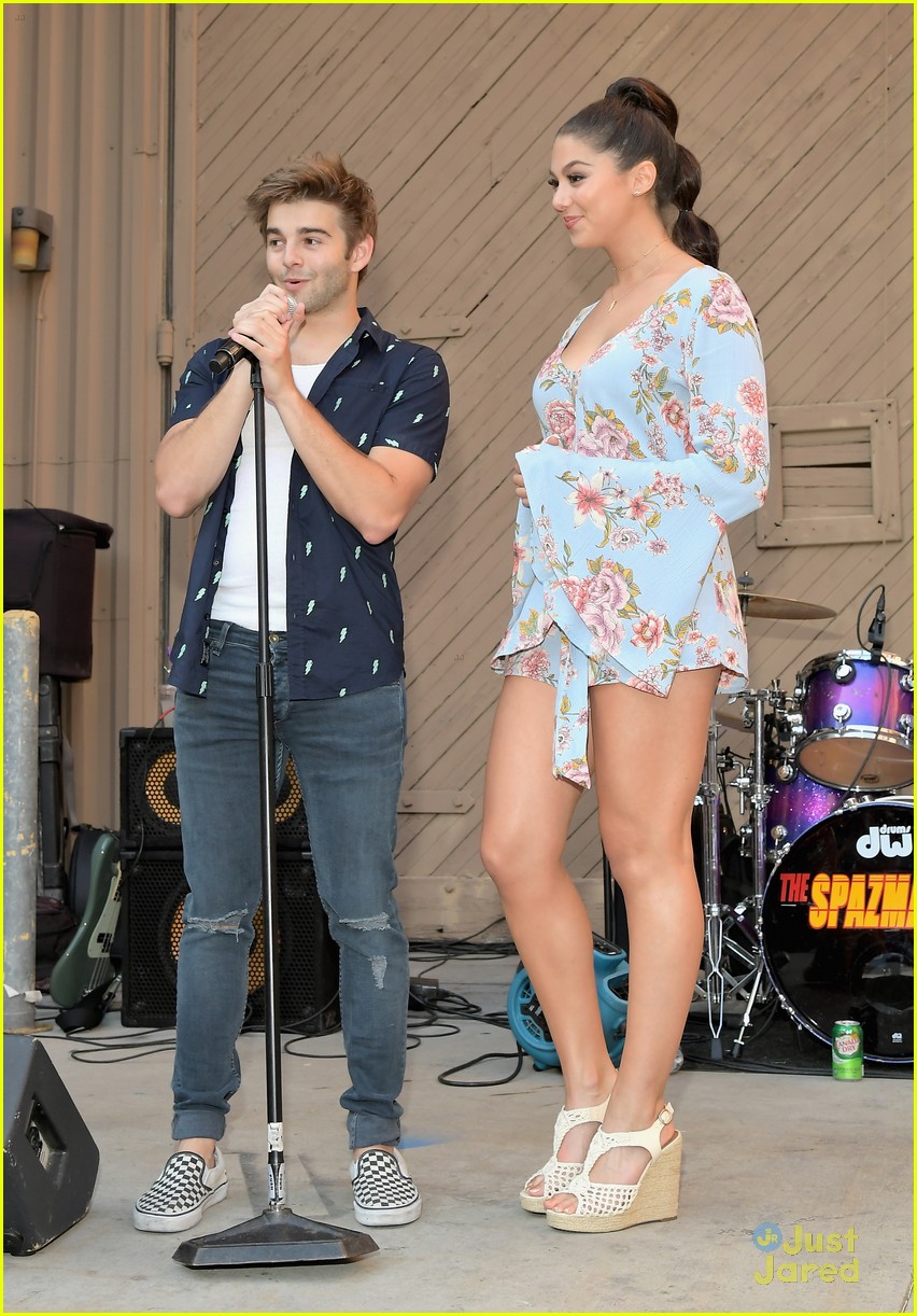 Kira Kosarin And Jack Griffo Celebrate 100 Episodes Of The Thundermans Photo 1097238 Photo 6772