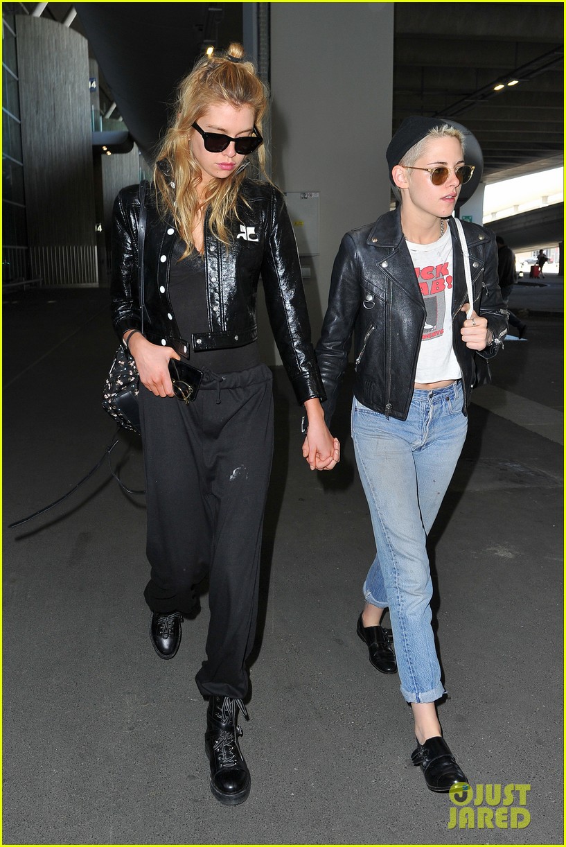 Full Sized Photo of kristen stewart stella maxwell couple up in paris 01 Kristen Stewart