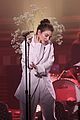 lorde performs perfect places fallon 05