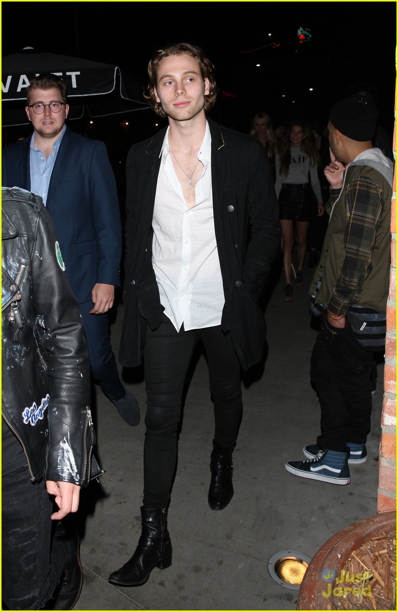 5SOS's Luke Hemmings & Michael Clifford Have Guys Night Out in ...