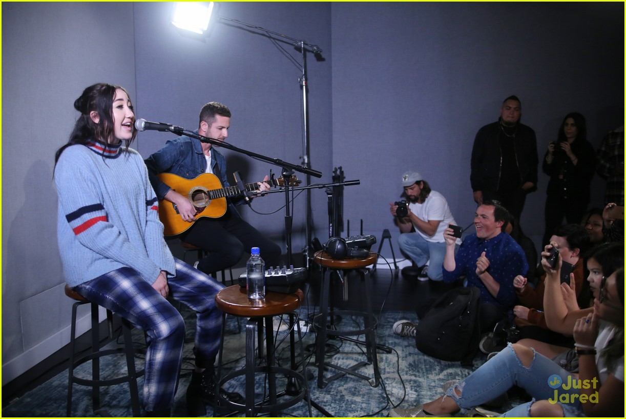noah cyrus ig comments tunein performance 03