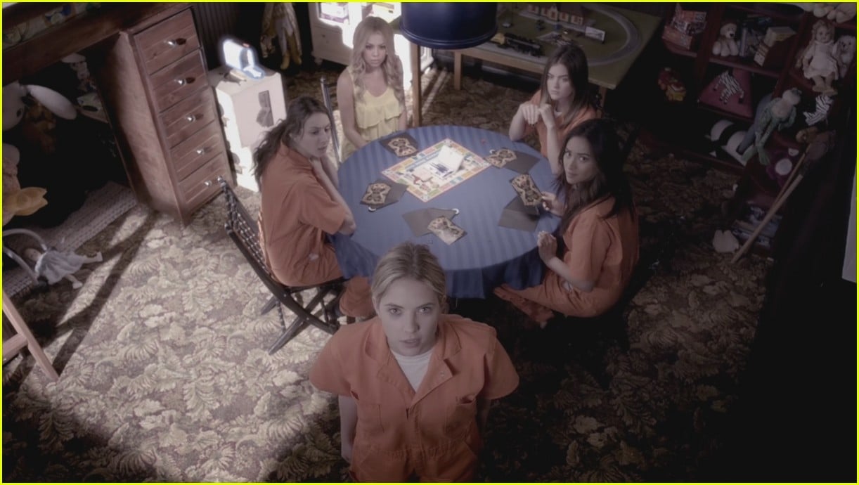 Full Sized Photo of pll fave episode dollhouse stars 03 'Pretty
