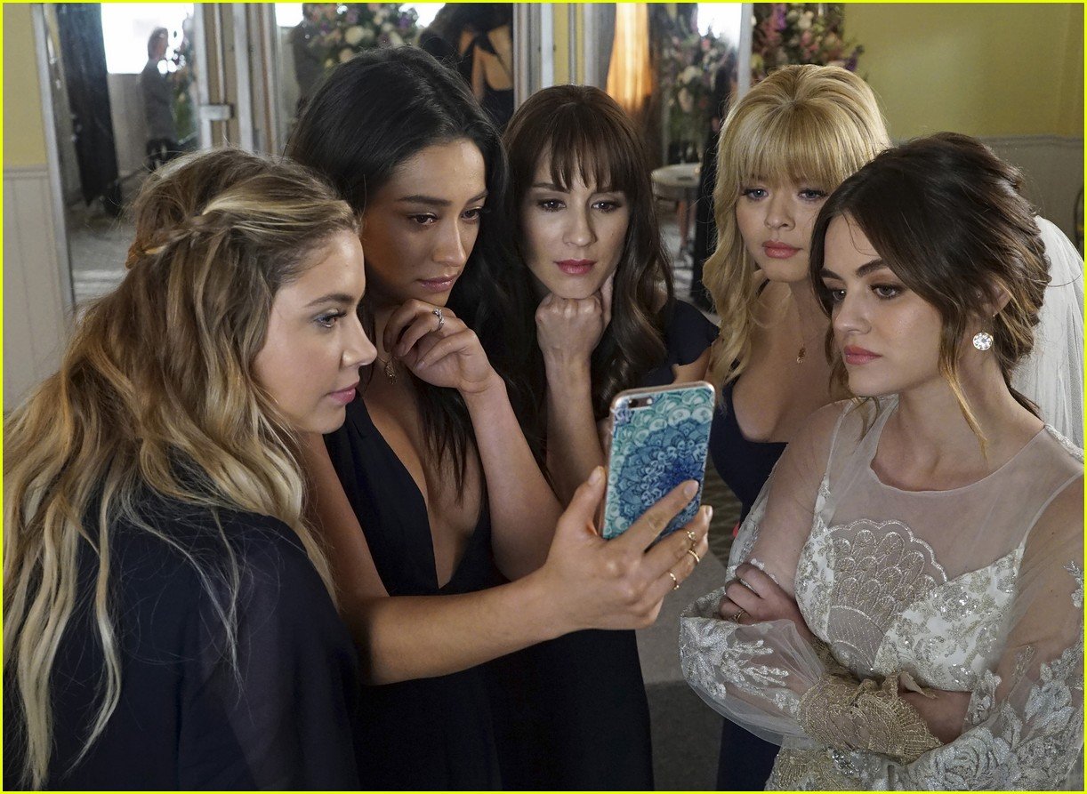 Aria Wears A Wedding Dress in New 'Pretty Little Liars' Finale Photos