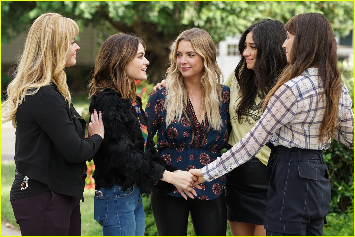 Pretty Little Liars Finale Has Almost Three Endings Marlene King Says Photo 1096283 