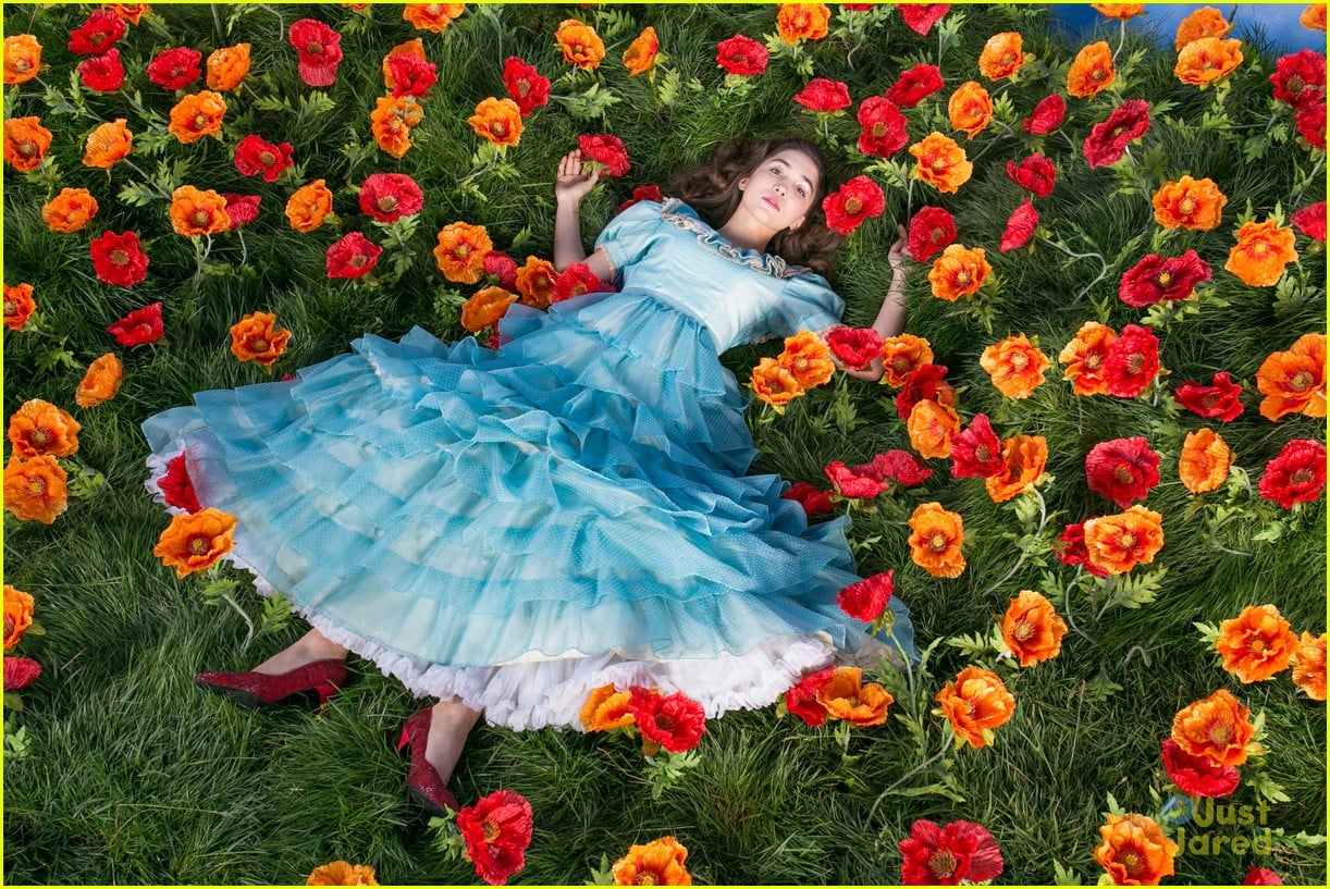 Rowan Blanchard Recreates Wizard Of Oz S Famed Poppy Scene In Stunning Photos Photo 1094150 Rowan Blanchard Pictures Just Jared Jr