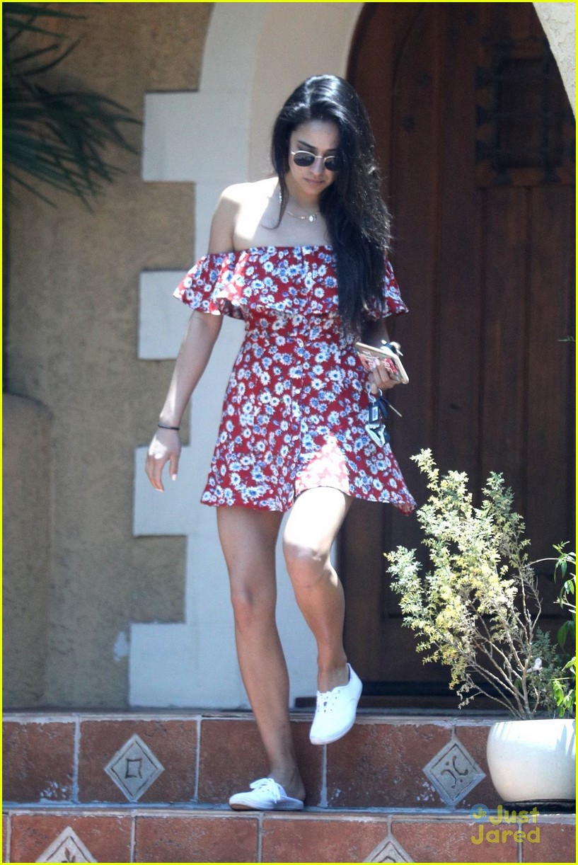 shay mitchell red romper pll finale 03