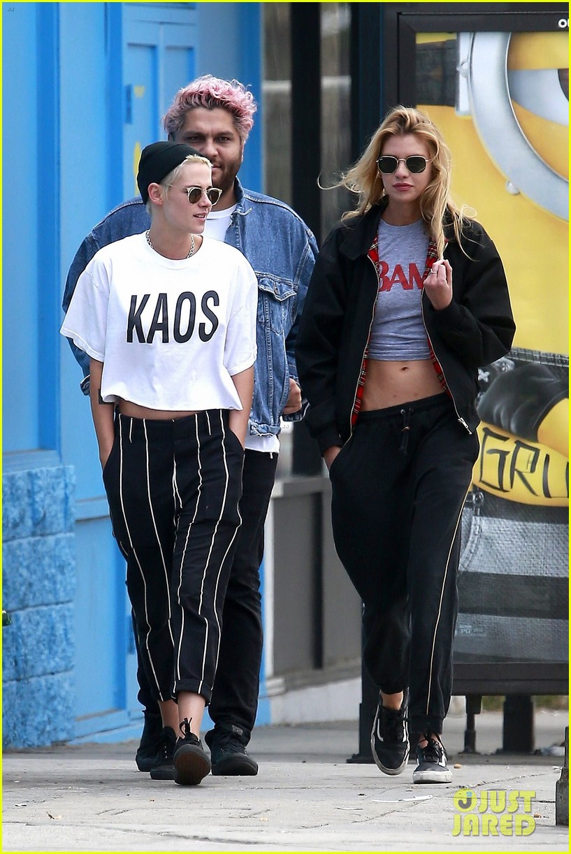 Full Sized Photo of kristen stewart girlfriend stella maxwell hold