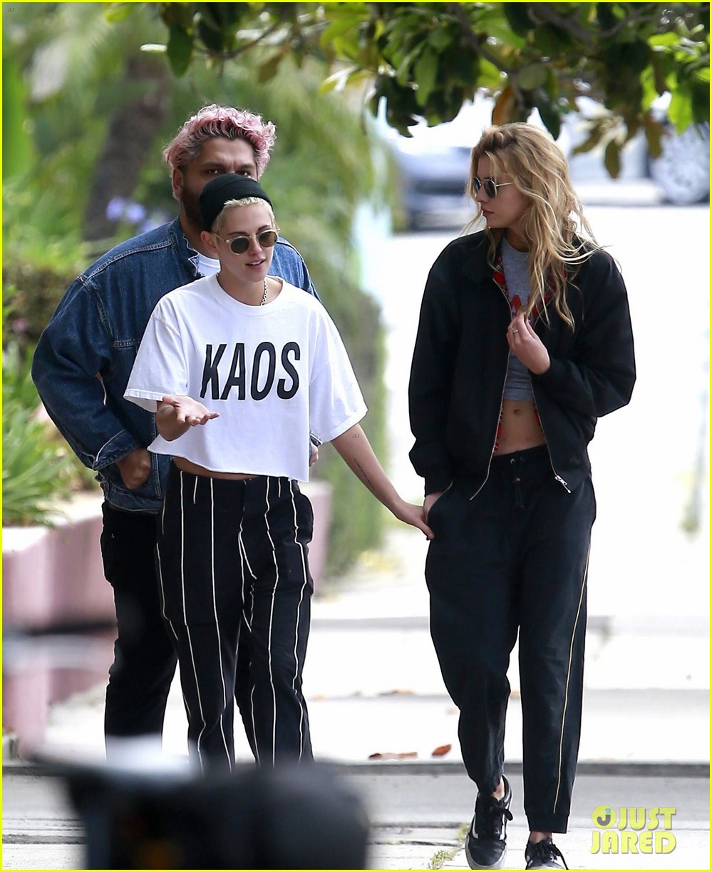 Kristen Stewart Hangs Out with Her Girlfriend & Best Friend! | Photo