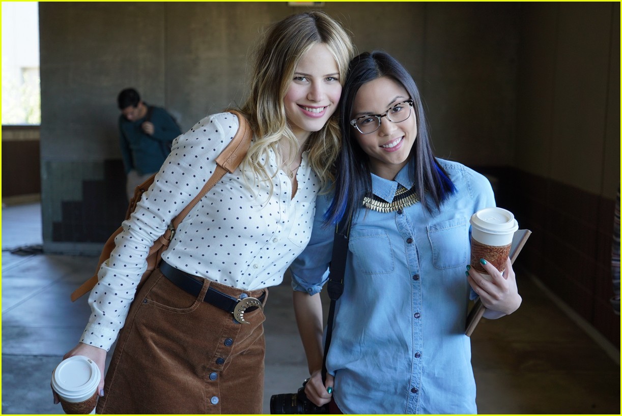 Bella Thorne & Halston Sage Are Frenemies in 'You Get Me' - Watch the ...