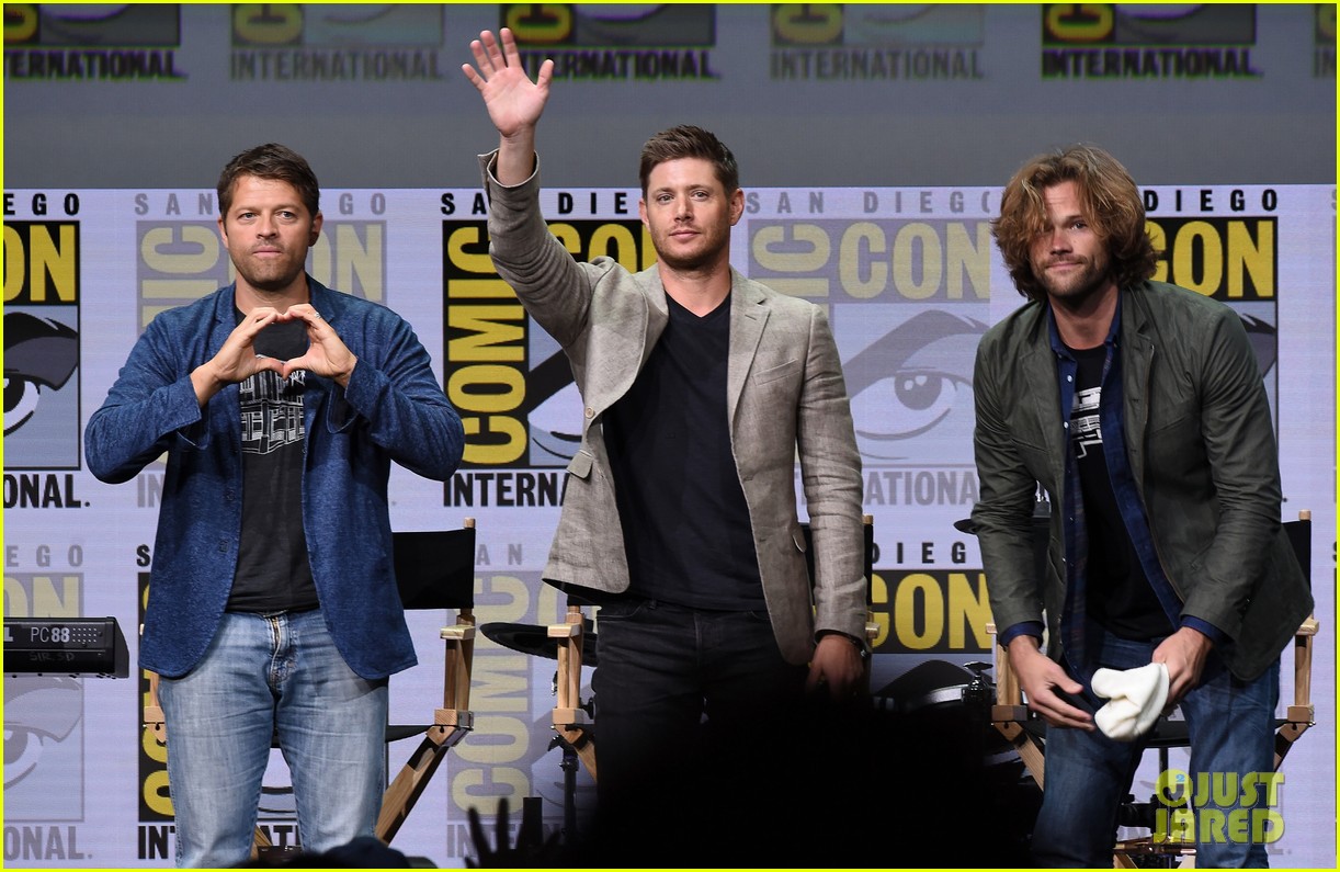 jensen ackles jared padalecki tease supernatural season 13 at comic con 05
