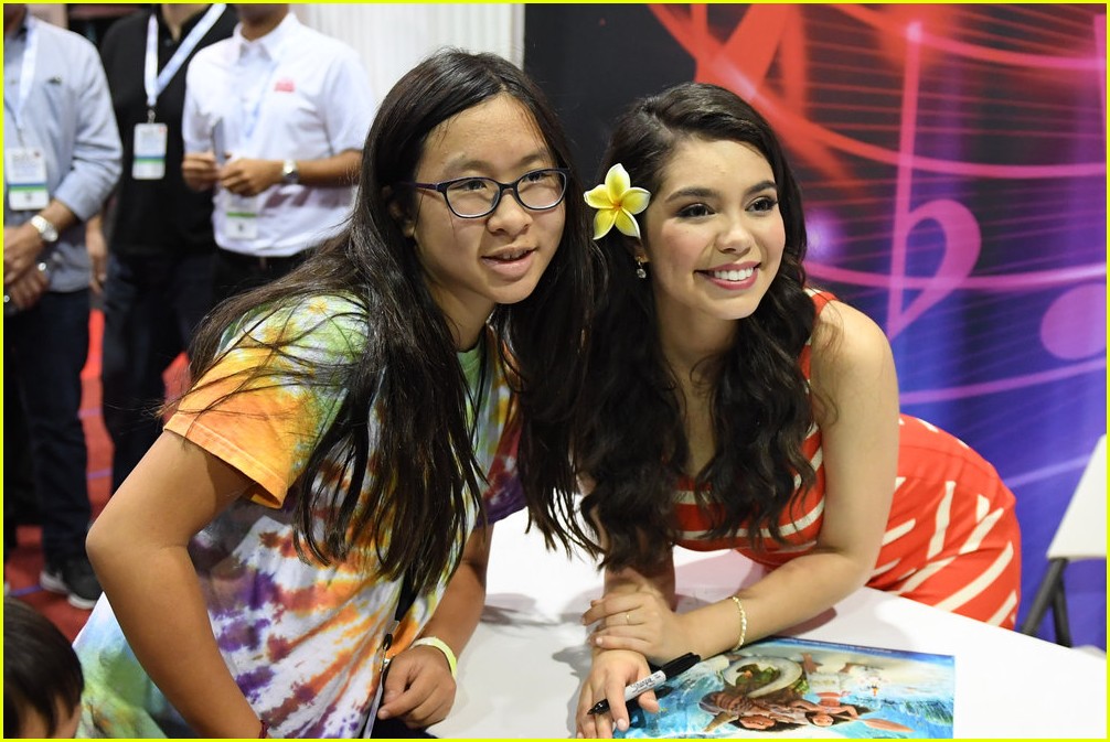 Full Sized Photo of aulii cravalho d23 expo disney 01 | Auli'i Cravalho