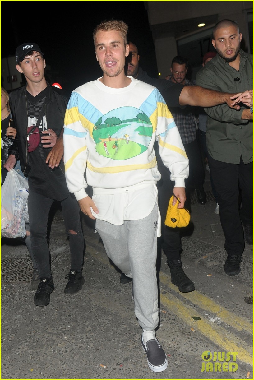 Full Sized Photo of justin bieber hits the town for a night out01 ...