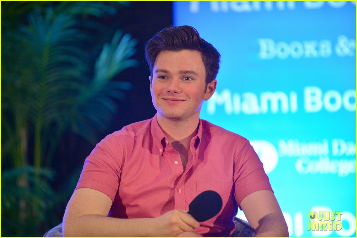 Full Sized Photo of chris colfer land of stories book signing 16
