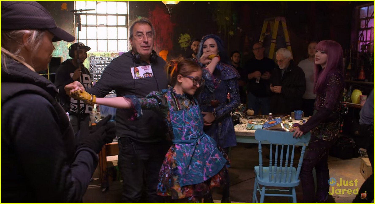 Full Sized Photo of anna cathcart d2 bts special caps 30 | ‘Descendants